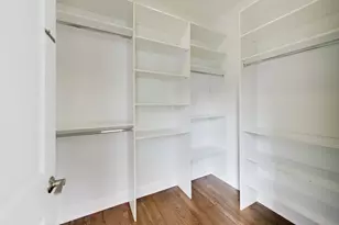 2224 W Roscoe St, Chicago, IL 60618 - Photo 16