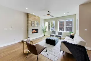 2224 W Roscoe St, Chicago, IL 60618 - Photo 2