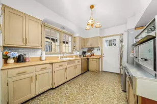 10151 S Bell Ave, Chicago, IL 60643 - Photo 4