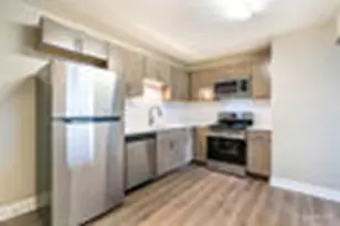 7005 W Gunnison St, Harwood Heights, IL 60706 - Photo 4
