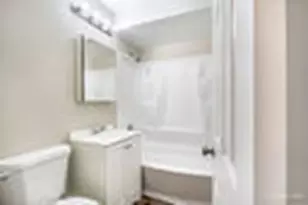7005 W Gunnison St, Harwood Heights, IL 60706 - Photo 6