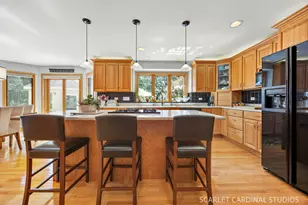 972 Pembridge Pl, Sugar Grove, IL 60554 - Photo 4