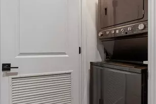 2140 W Division St, Chicago, IL 60622 - Photo 22