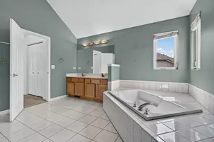 502 Crystal Ct, Oswego, IL 60543 - Photo 12