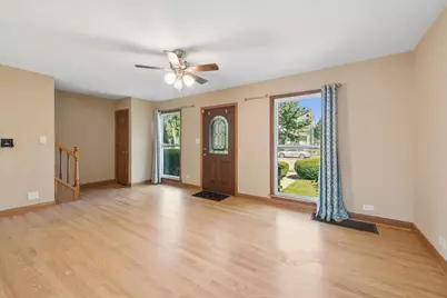 2312 Emerson Street, Evanston, IL 60201 - Photo 4