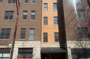 2338 W Morse Ave, Chicago, IL 60645 - Photo 1