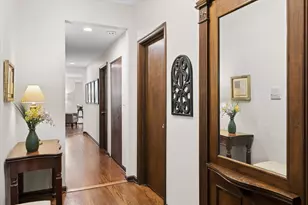 941 W Gunnison St, Chicago, IL 60640 - Photo 2