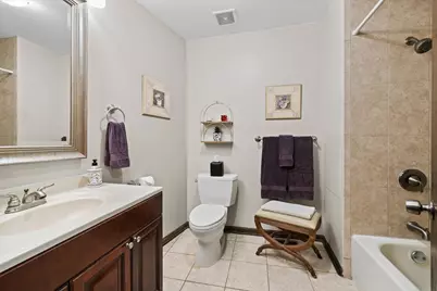 941 W Gunnison Street #1W, Chicago, IL 60640 - Photo 10