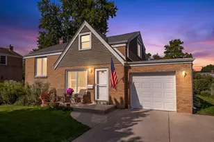 812 Kemman Ave, La Grange Park, IL 60526 - Photo 2
