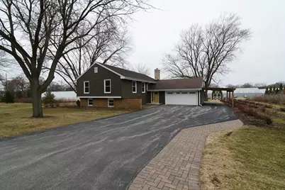 1070 Center Drive, South Elgin, IL 60177 - Photo 2