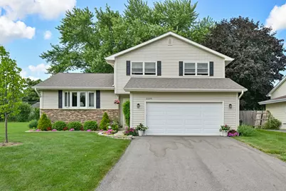 2109 Fairfield Road, Lindenhurst, IL 60046 - Photo 1