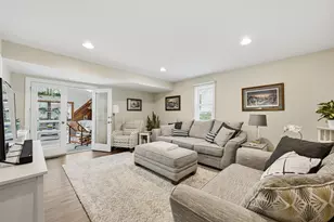 2109 Fairfield Rd, Lindenhurst, IL 60046 - Photo 14