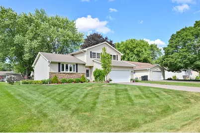2109 Fairfield Road, Lindenhurst, IL 60046 - Photo 2