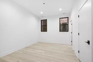1331 W Taylor St, Chicago, IL 60607 - Photo 10