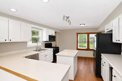 2302 Manor Lane, McHenry, IL 60051 - Photo 10