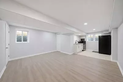 6833 S Merrill Avenue #Basement, Chicago, IL 60649 - Photo 8