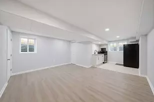 6833 S Merrill Ave, Chicago, IL 60649 - Photo 8