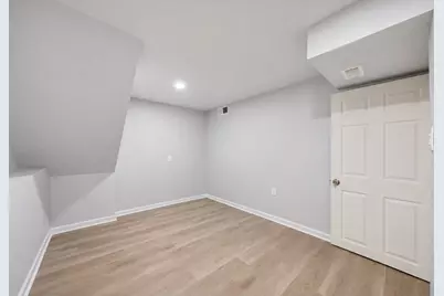 6833 S Merrill Avenue #Basement, Chicago, IL 60649 - Photo 10