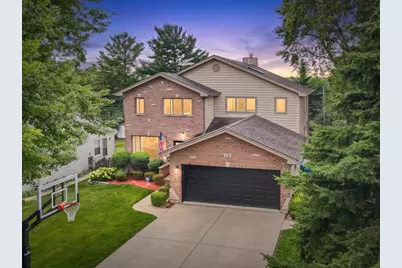 106 N Kenilworth Avenue, Mount Prospect, IL 60056 - Photo 1