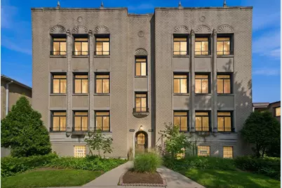 6211 N Mozart Street #2N, Chicago, IL 60659 - Photo 2