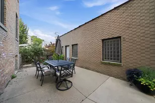 6211 N Mozart St, Chicago, IL 60659 - Photo 26