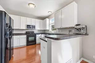 224 Burnett St, Yorkville, IL 60560 - Photo 8