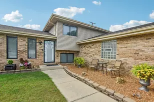 520 N Kinzie Pl, Thornton, IL 60476 - Photo 6