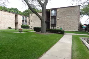 1950 Cherry Ln, Northbrook, IL 60062 - Photo 10