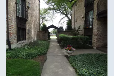 1950 Cherry Lane #315, Northbrook, IL 60062 - Photo 2