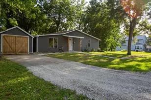 117 Clark St, Chenoa, IL 61726 - Photo 22