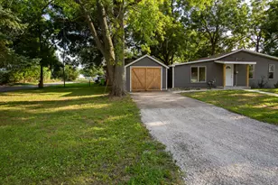 117 Clark St, Chenoa, IL 61726 - Photo 20