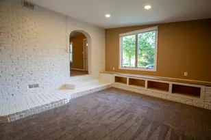 117 Clark St, Chenoa, IL 61726 - Photo 10