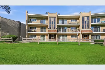 9510 S 86th Avenue #305, Hickory Hills, IL 60457 - Photo 2