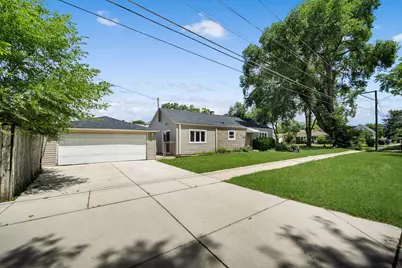 1446 Everett Avenue, Des Plaines, IL 60018 - Photo 2
