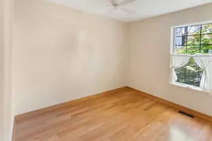 645 Stout Ct, Gurnee, IL 60031 - Photo 14