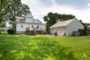220 E 15th St, Lockport, IL 60441 - Photo 18