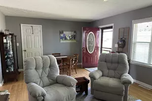 205 Sherwood Ln, Lena, IL 61048 - Photo 6