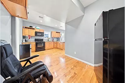 517 S 9th Avenue, Maywood, IL 60153 - Photo 8