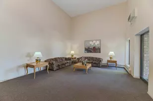 1475 Rebecca Dr, Hoffman Estates, IL 60169 - Photo 4