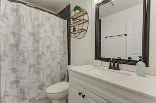 1475 Rebecca Dr, Hoffman Estates, IL 60169 - Photo 20