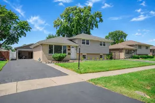 10808 S Rutherford Ave, Worth, IL 60482 - Photo 1