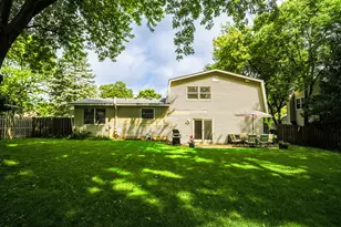 1031 Shari Ln, Libertyville, IL 60048 - Photo 18