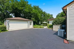 202 Bonnie Brae Ave, Itasca, IL 60143 - Photo 16