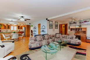 7022 Birchwood Ave, Niles, IL 60714 - Photo 10