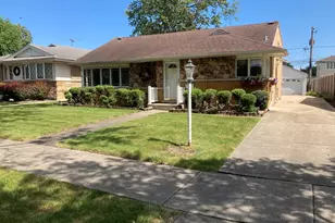 8719 N Oriole Ave, Niles, IL 60714 - Photo 2