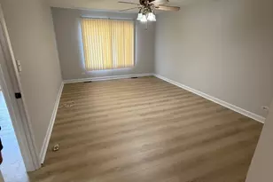 1609 Durham Ct, Darien, IL 60561 - Photo 4