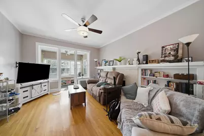 4442 N Sacramento Avenue, Chicago, IL 60625 - Photo 2