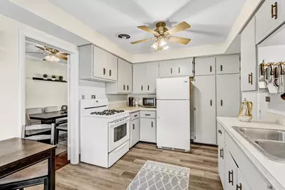 2023 Cedar Street, Des Plaines, IL 60018 - Photo 6