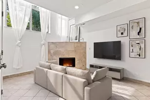 4203 S Prairie Ave, Chicago, IL 60653 - Photo 2