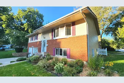 132 N Kitson Drive, Palatine, IL 60074 - Photo 2